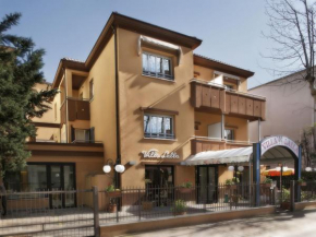 Отель Hotel Villa Lalla  Римини